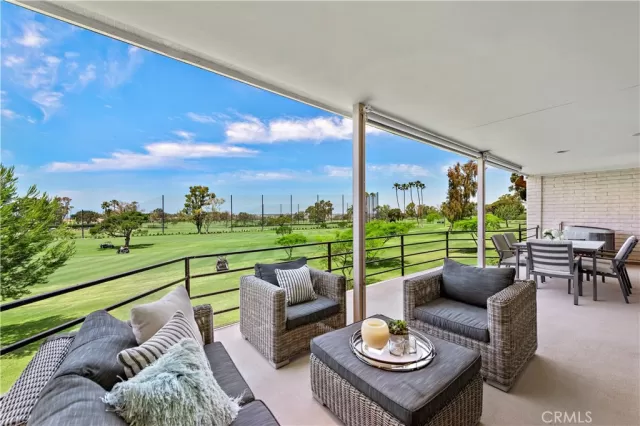 MLS: OC23071514 Condo For Sale