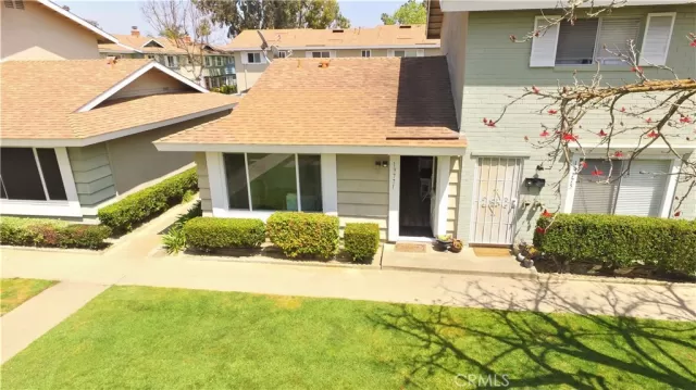 MLS: OC23071799 Condo For Sale