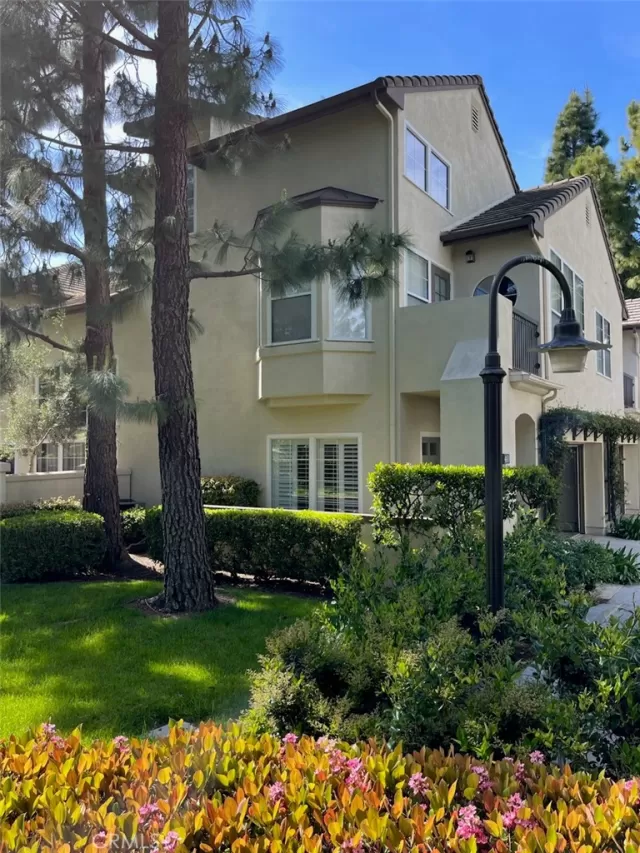 MLS: OC23071854 Condo For Sale