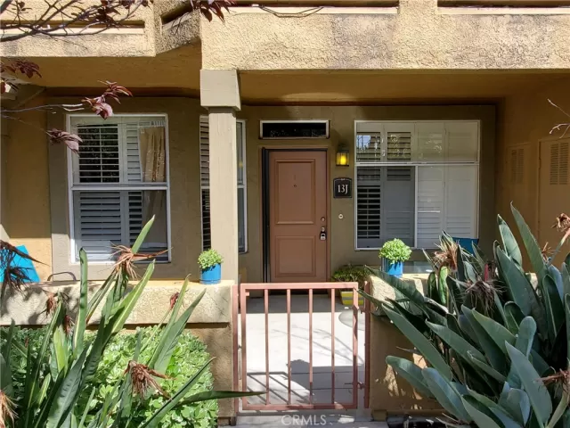 MLS: OC23072014 Condo For Sale