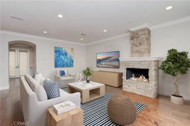 MLS: OC23072100 Condo For Sale