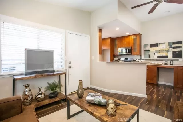 MLS: OC23072223 Condo For Sale