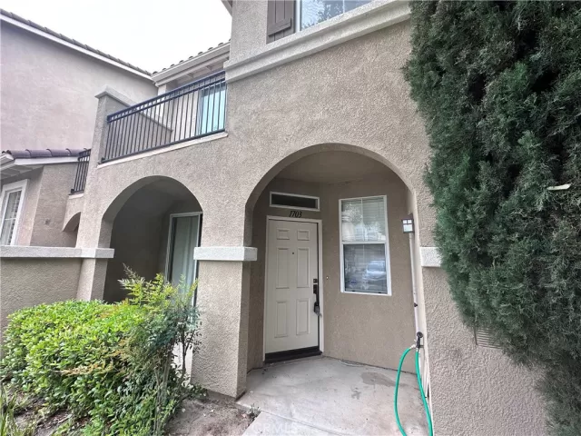 MLS: OC23072382 Condo For Sale