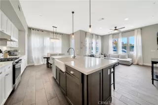 Photo #4: OC23072591 Listing