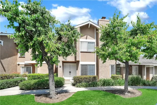 MLS: OC23072858 Condo For Sale