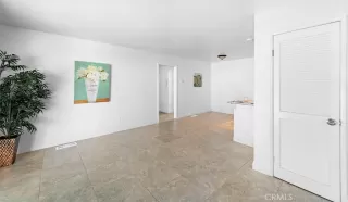 Photo #3: OC23073172 Listing