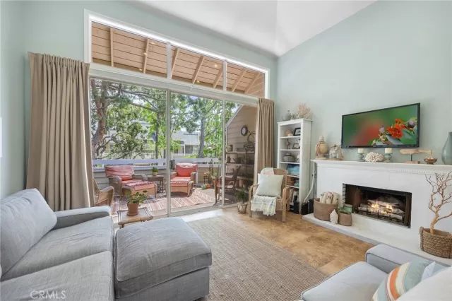 MLS: OC23073175 Condo For Sale