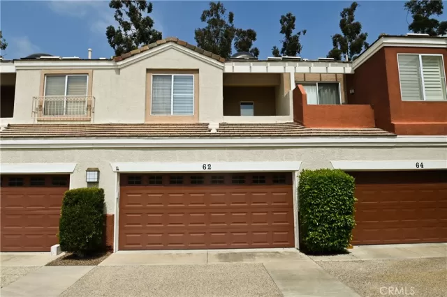 MLS: OC23073249 Condo For Sale