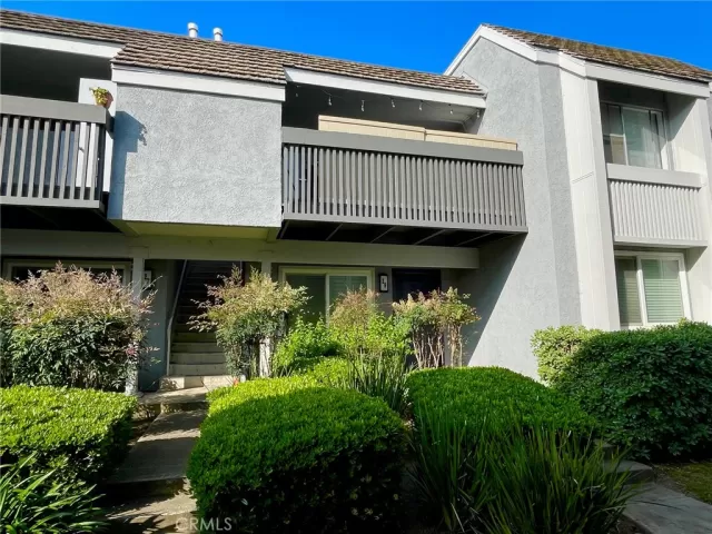 MLS: OC23073276 Condo For Sale