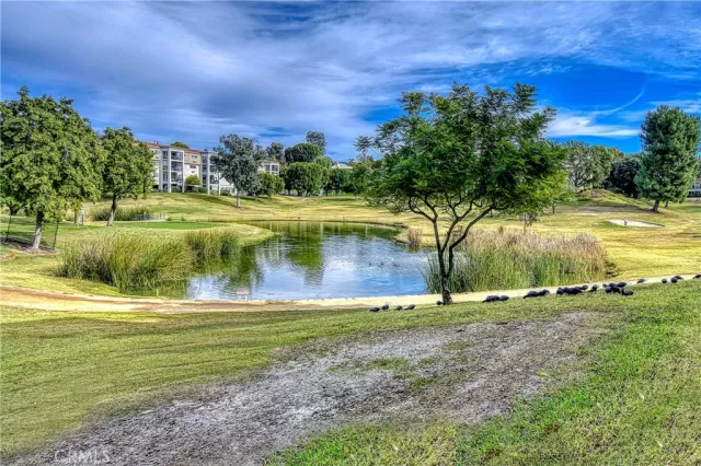 MLS: OC23073466 Condo For Sale