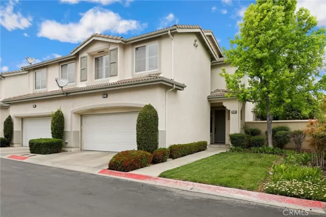 MLS: OC23073679 Condo For Sale