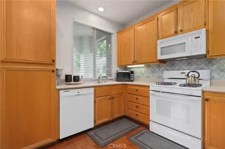 Photo #4: OC23073679 Listing 