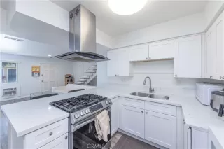 Photo #5: OC23073699 Listing 