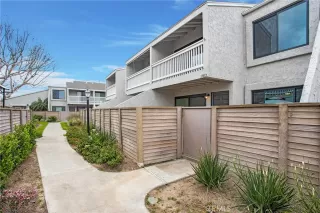 Photo #2: OC23074160 Listing