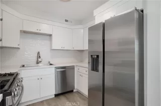 Photo #4: OC23074160 Listing