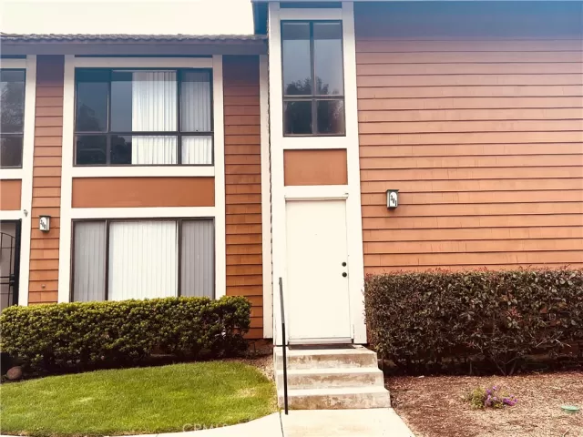 MLS: OC23074344 Condo For Sale