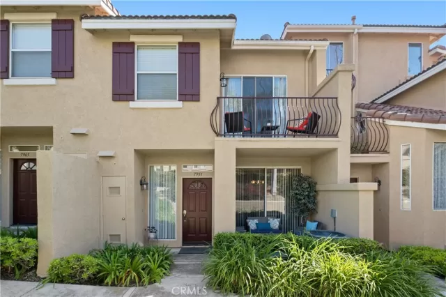 MLS: OC23074350 Condo For Sale