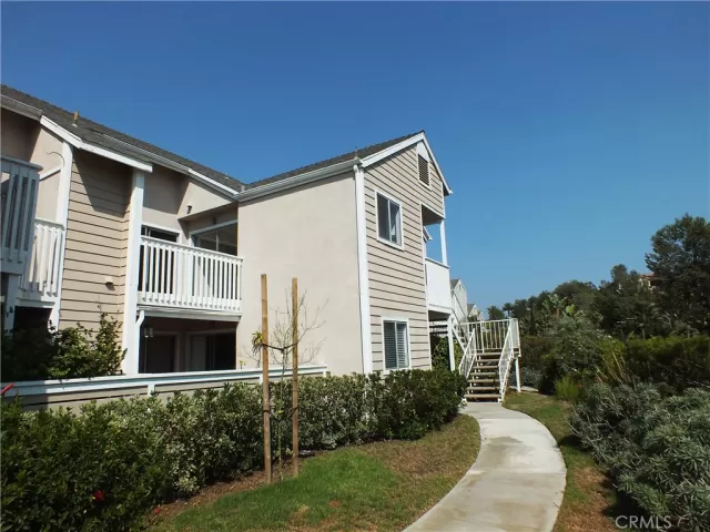 MLS: OC23074471 Condo For Sale