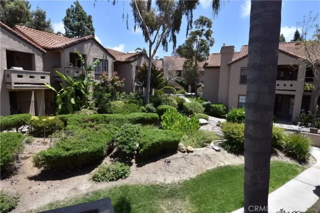 MLS: OC23074761 Condo For Sale