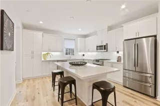 Photo #2: OC23074813 Listing 