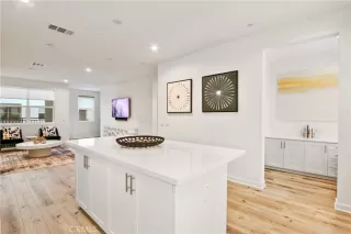 Photo #3: OC23074813 Listing 