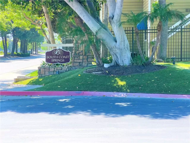 MLS: OC23074836 Condo For Sale