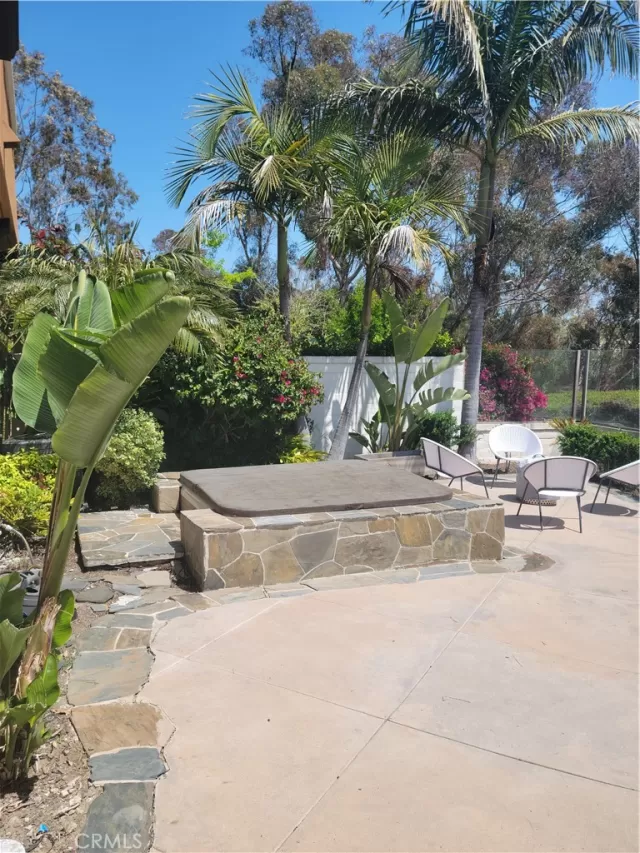 MLS: OC23074865 Condo For Sale