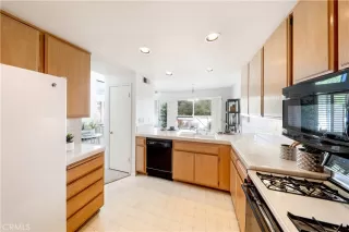 Photo #6: OC23074924 Listing 