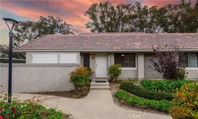 MLS: OC23074958 Condo For Sale