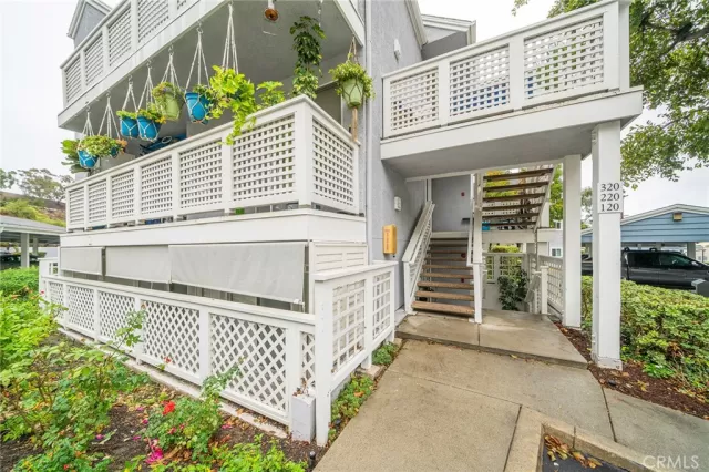 MLS: OC23074987 Condo For Sale