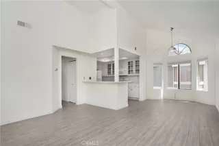 Photo #2: OC23075166 Listing 