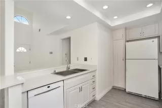 Photo #5: OC23075166 Listing 