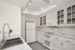 Photo #6: OC23075166 Listing 