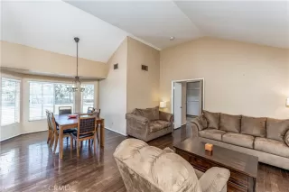 Photo #2: OC23075463 Listing 