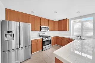 Photo #3: OC23075576 Listing