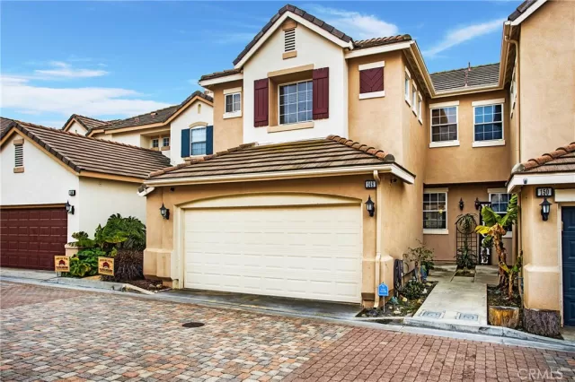 MLS: OC23075746 Condo For Sale