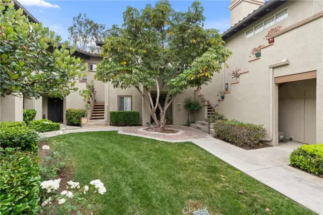 MLS: OC23076031 Condo For Sale