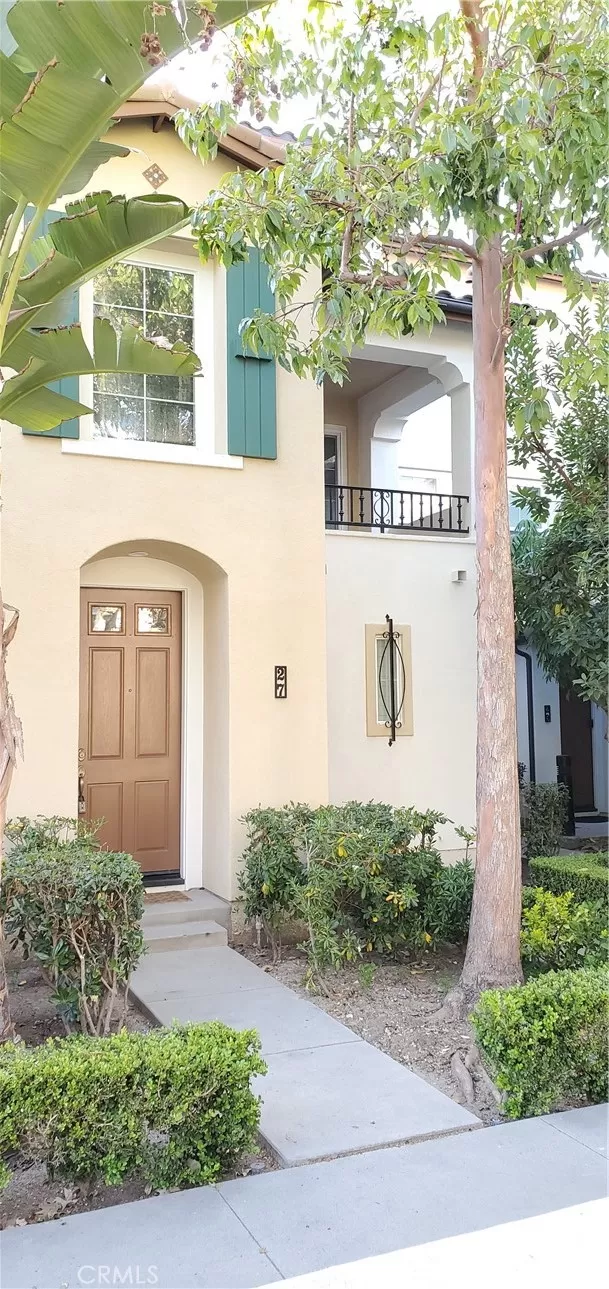 MLS: OC23076149 Condo For Sale