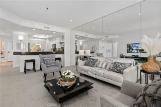 Photo #3: OC23076756 Listing 