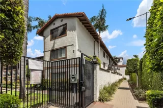 Photo #2: OC23076832 Listing 