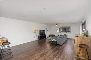 Photo #5: OC23076832 Listing 