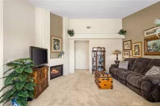 Photo #4: OC23076984 Listing 