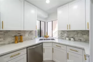 Photo #4: OC23077007 Listing