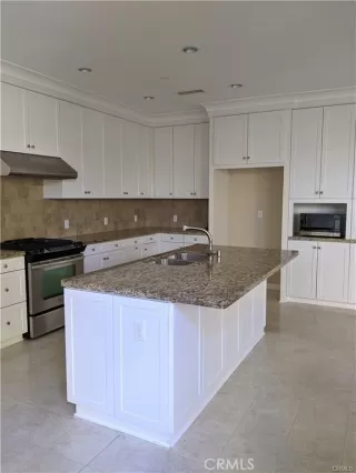 Photo #4: OC23077181 Listing 