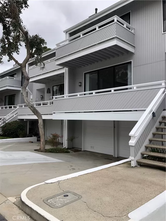 MLS: OC23077238 Condo For Sale