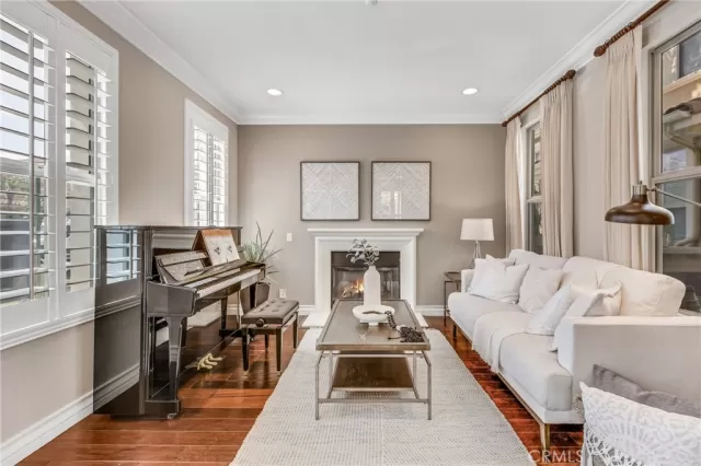 MLS: OC23077474 Condo For Sale