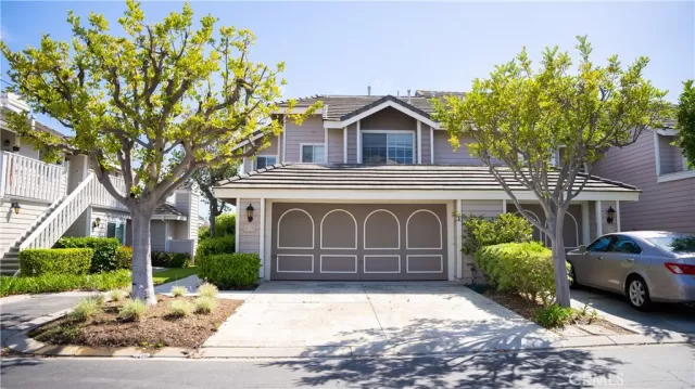 MLS: OC23077530 Condo For Sale