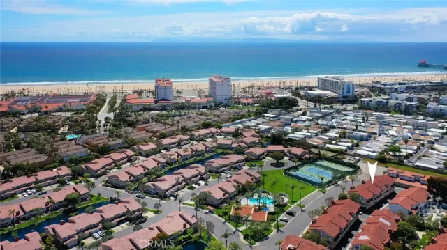 MLS: OC23077630 Condo For Sale
