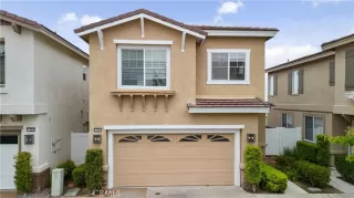 Photo #3: OC23077700 Listing