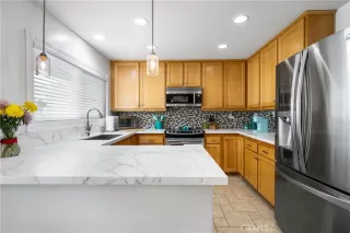 Photo #2: OC23078044 Listing